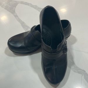 EUC Dansko Tamara black shoes size 39.